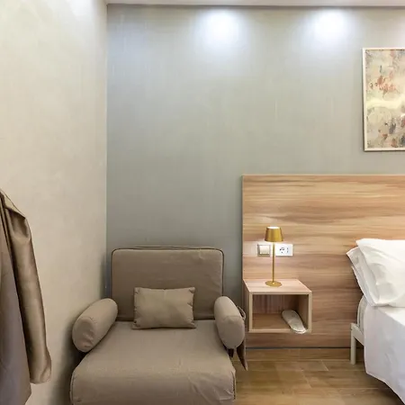 Rome Love Hotel Отель *