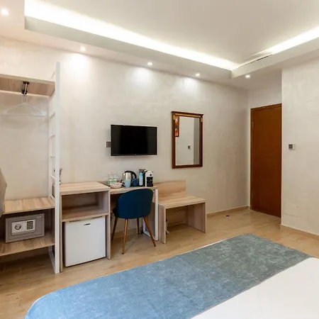 Отель Rome Love Hotel