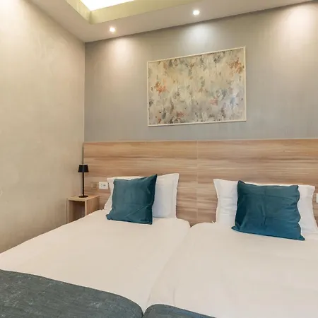 Rome Love Hotel Отель *