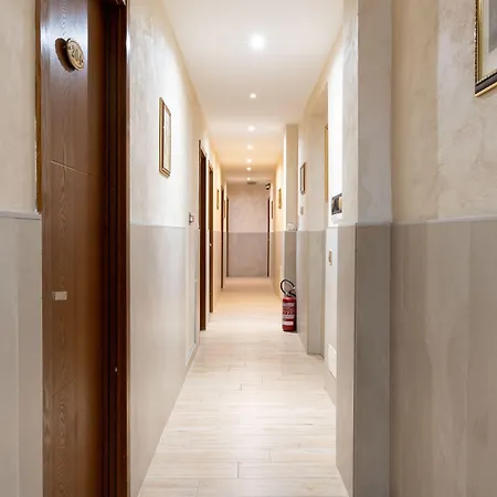 Rome Love Hotel Отель *