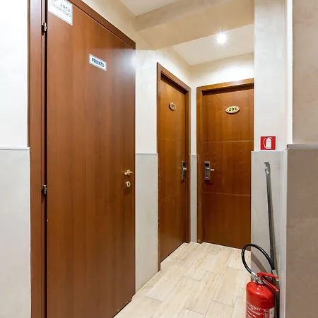 Rome Love Hotel Рим
