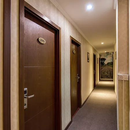 فندق روما لاف *